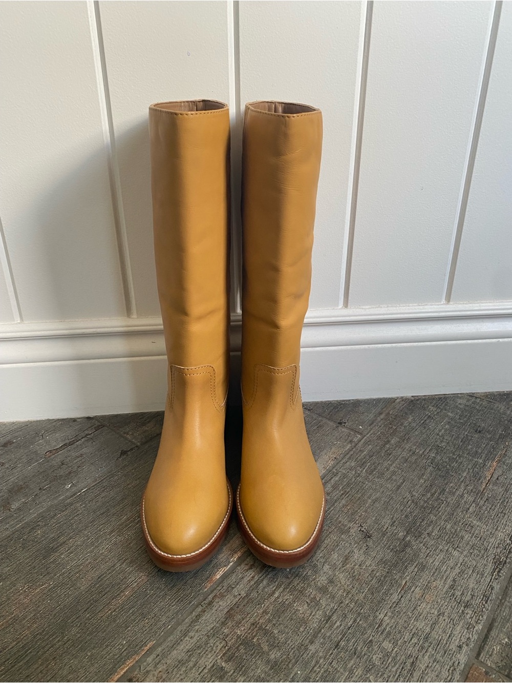 NEW Frye Camryn Leather Boots in gorgeous Banana colour - Picture 6 of 10